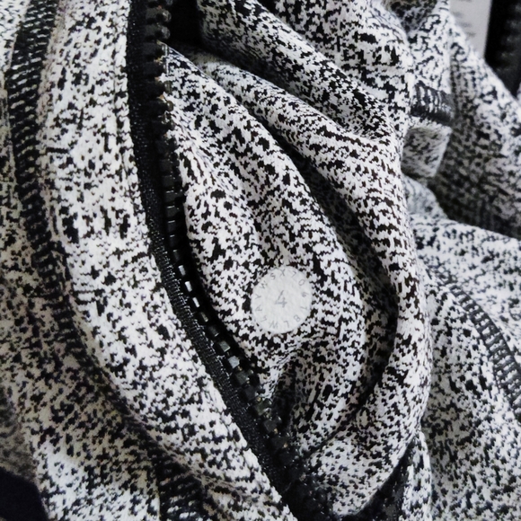 EUC Lululemon Define Jacket Inverted Feathered Jacquard White Black Sz 4 - Picture 5 of 5